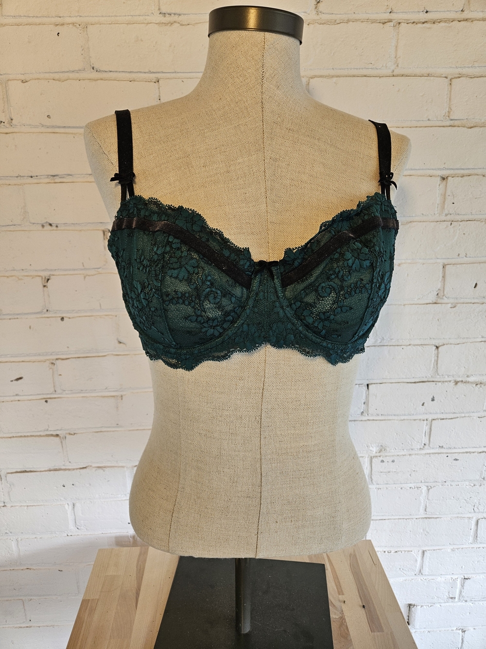 Victoria’s Secret Dream Angels Push Up Without Padding Bra Emerald Green 36D